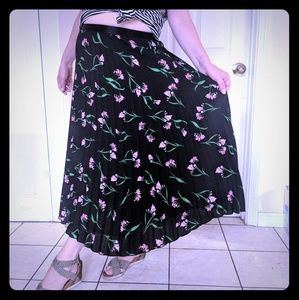 Floral pleated skirt NWT